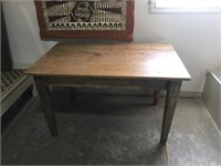 ANTIQUE PINE HAVEST STYLE TABLE