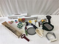 Assorted Kitchen Items