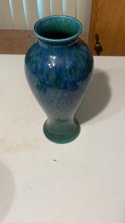 13" Haeger Pottery vase