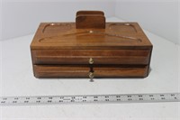 Vintage Wooden Jewlrey Box