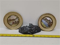 bears figurine and 2 brass frames w/ pictures