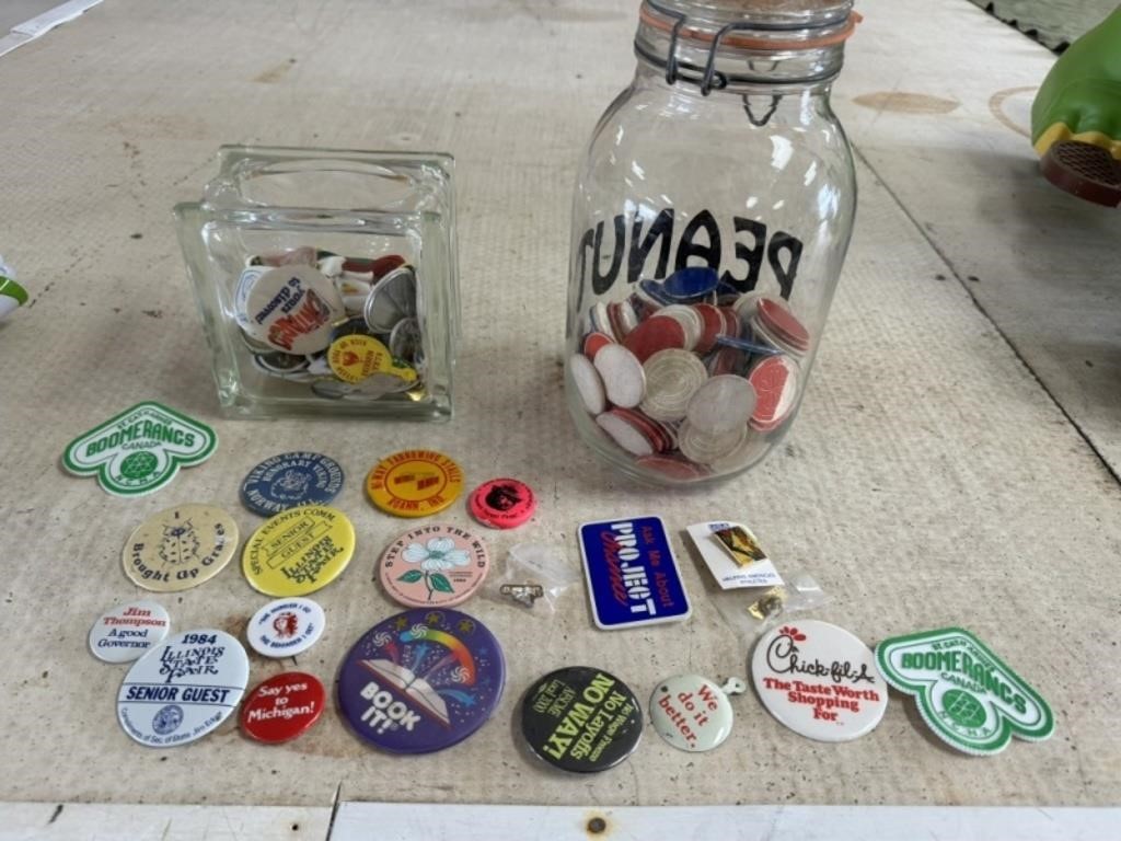 Poker Chips, Pins & Collectibles