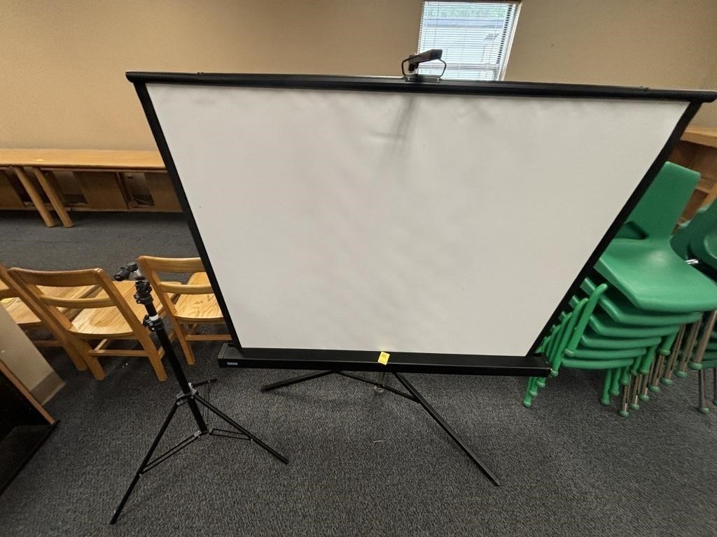 Projector Screen & Tripod