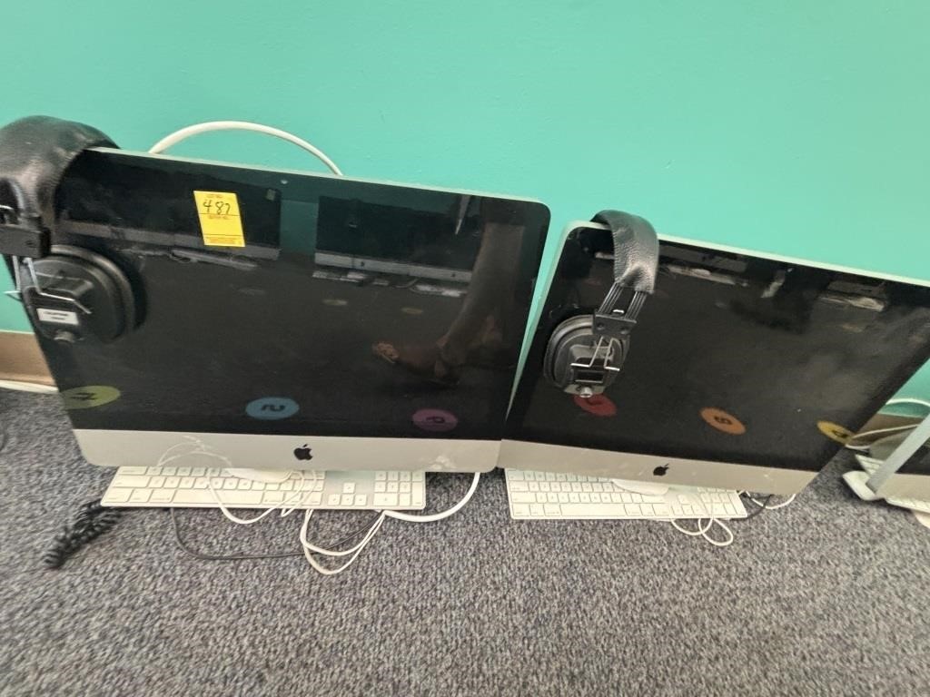 2 Apple Computers w/Keypad, Headphones