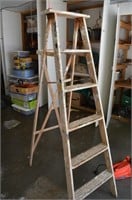 68" Wood Step Ladder