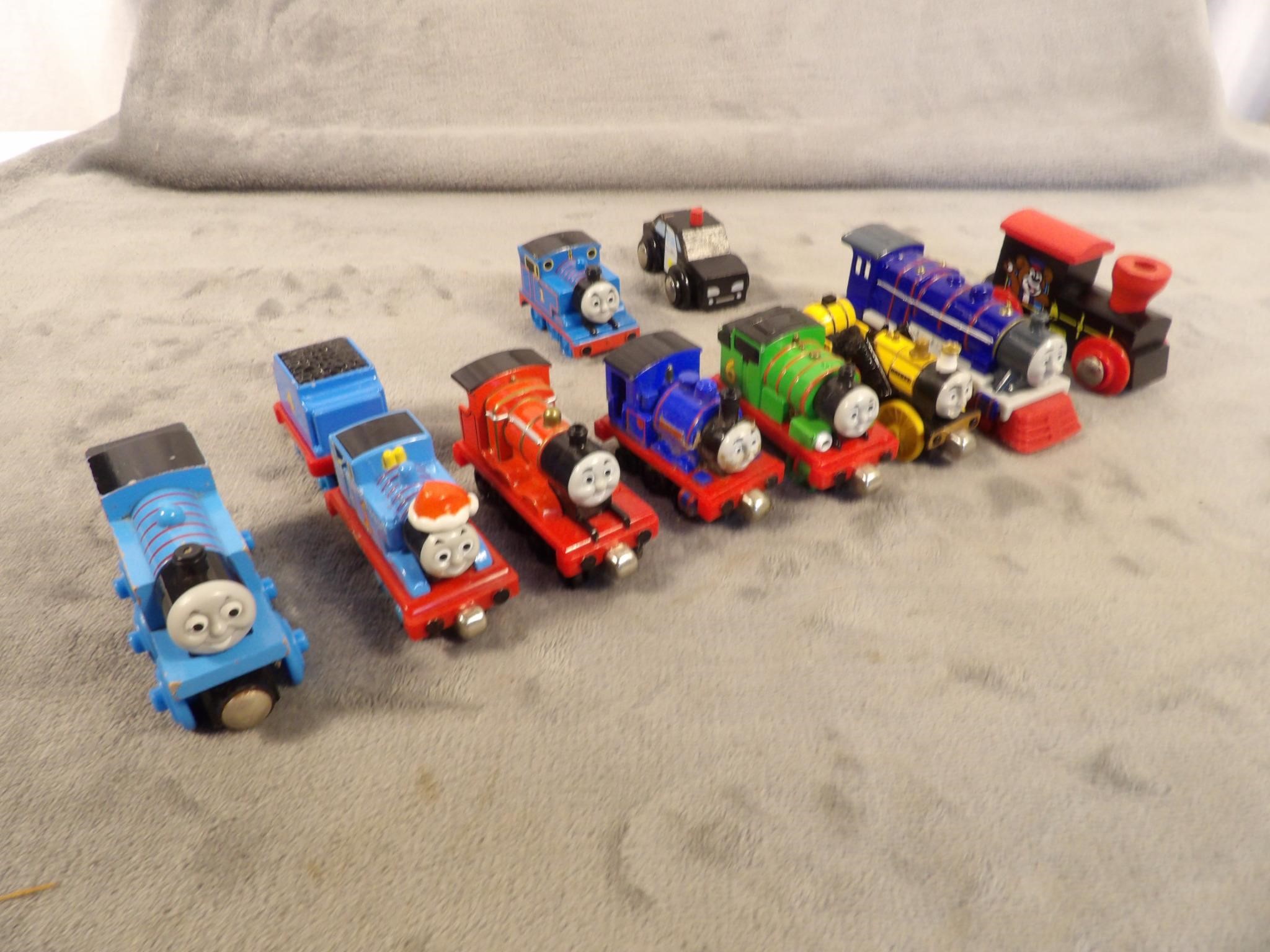 Lot of Thomas the Train Series Magnetic Engines