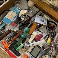 Contents of Top Drawer in Kitchen