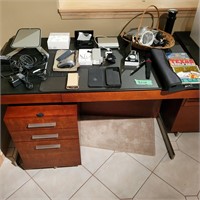 M210 Assorted small electronics and accessories