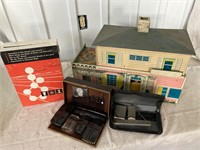 Doll House/Vanity Set/Chemistry Kit