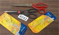 Assorted scissors