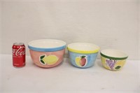 Set of 3 Lillian Vernon Fruit Motif Nesting Bowls