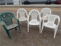 5 Plastic patio chairs