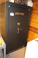HUGE FORT KNOX SAFE, EXTREMELY HEAVY, 41X72.5X27