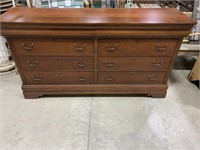 Dresser base with 8 drawers 68x19x36