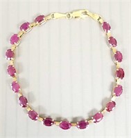 10k gold bracelet set with rubies - 5.6 grams; 7"
