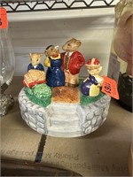 CERAMIC SCHMID MOUSE FAMILY MUSIC BOX