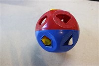 Tupperware Shape Sorter Toy w/shapes