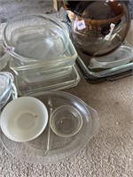 ASSORTED GLASSWARE BAKING DISHES AND