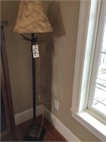 POLE LAMP ANTIQUE METAL GOLD