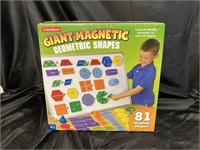 LEARNING SKILLS GAME / GEOMETRIC SHAPES