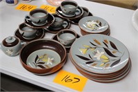 Stangl pottery set (Golden Harvest)