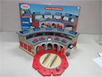 THOMAS AND FRIENDS DELUXE ROUNDHOUSE