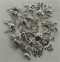 LOT OF 16.3g SILVER CHARMS