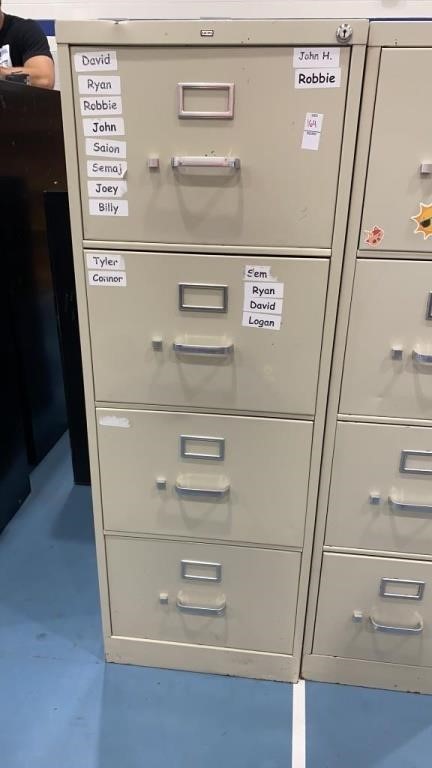 4 drawer metal filing cabinet 25 x 18 x 52 with