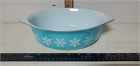 Pyrex turquoise snow flake 1 1/2 qt  oval