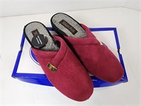NEW Tender Feet Red House Slippers (Size: 7)