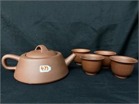 Chinese tea pot with cups