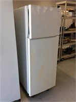 Kenmore top bottom refrigerator freezer