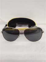 SUNGLASSES WITH SILVER CASE