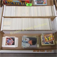 GROUP OF VINTAGE BASKETBALL SPORTS CARDS