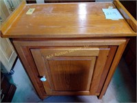 Wash stand - scratches and wear,