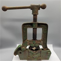 ANT. NYE TOOL WORKS CHICAGO PIPE VISE #10 LARGE