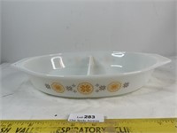 Vintage Pyrex Town & Country 1 1/2 qt Divided