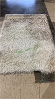 Room size 5 x 7‘ Momina rug, white long shag