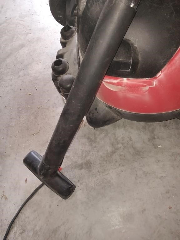 Craftsman shop vac wet dry works great.