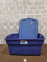 Large bin with matching lid