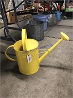 YELLOW SPRINKLING CAN, GARDEN HAND SHOVEL