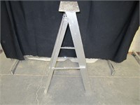 40" Aluminum Step Stool / Ladder