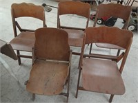 >Wood folding chairs (5), * 1 chair is VFW
