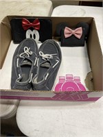 Box Sperry’s size 5 and 2 Minnie Mouse wallet’s