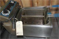 Commercial Pro 2 basket counter top deep fryer,