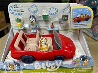 BLUEY TOY CAR AND FIGURES