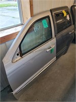 2- 2007 GRAND CHEROKEE DOORS