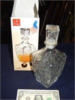 26-1/3oz Glass Decanter w/ Stopper Made in Italy