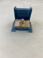 2.18g 14k gold ring with pink stone