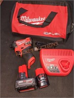 Milwaukee M12 1/4" Hex Impact Driver Kit